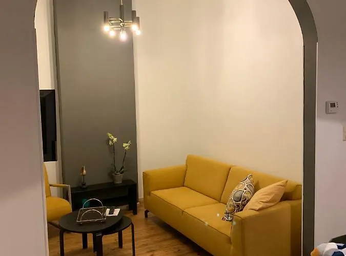 Le Godetia アパート ディナン